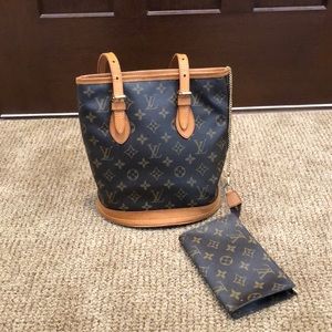 Authentic Louis Vuitton Petit bucket w/ pouchette